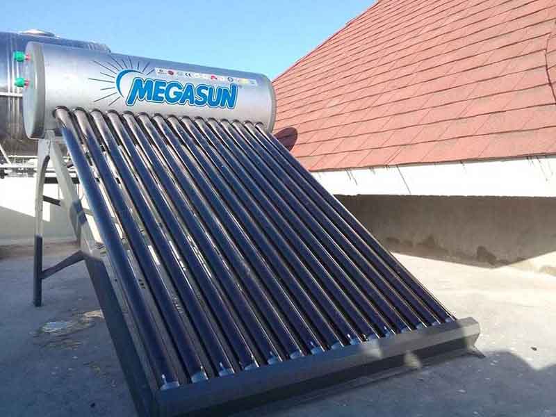 Bình nước nóng mặt trời Megasun 1815KAA-N 150L hoạt động bằng năng lượng mặt trời