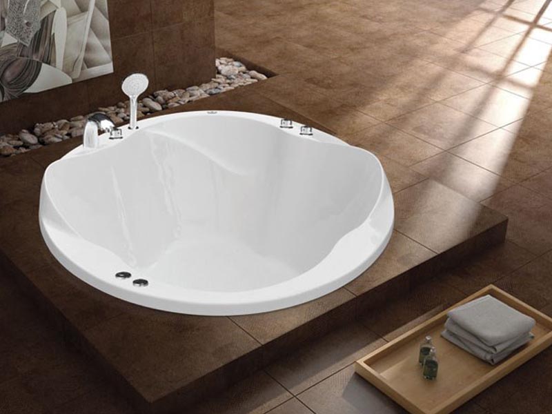 Bồn tắm oval Euroca có thiết kế sang trọng