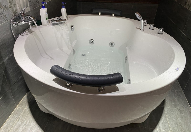 Bồn tắm oval massage việt mỹ 16T